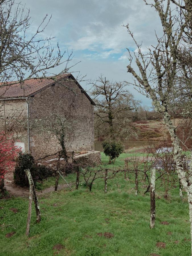 La Ferme Du Pont De Maumy, Cabane Au Bord De L'Etang Et Bain Nordique Busserolles Bagian luar foto