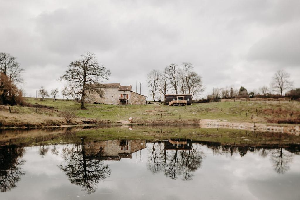 La Ferme Du Pont De Maumy, Cabane Au Bord De L'Etang Et Bain Nordique Busserolles Bagian luar foto
