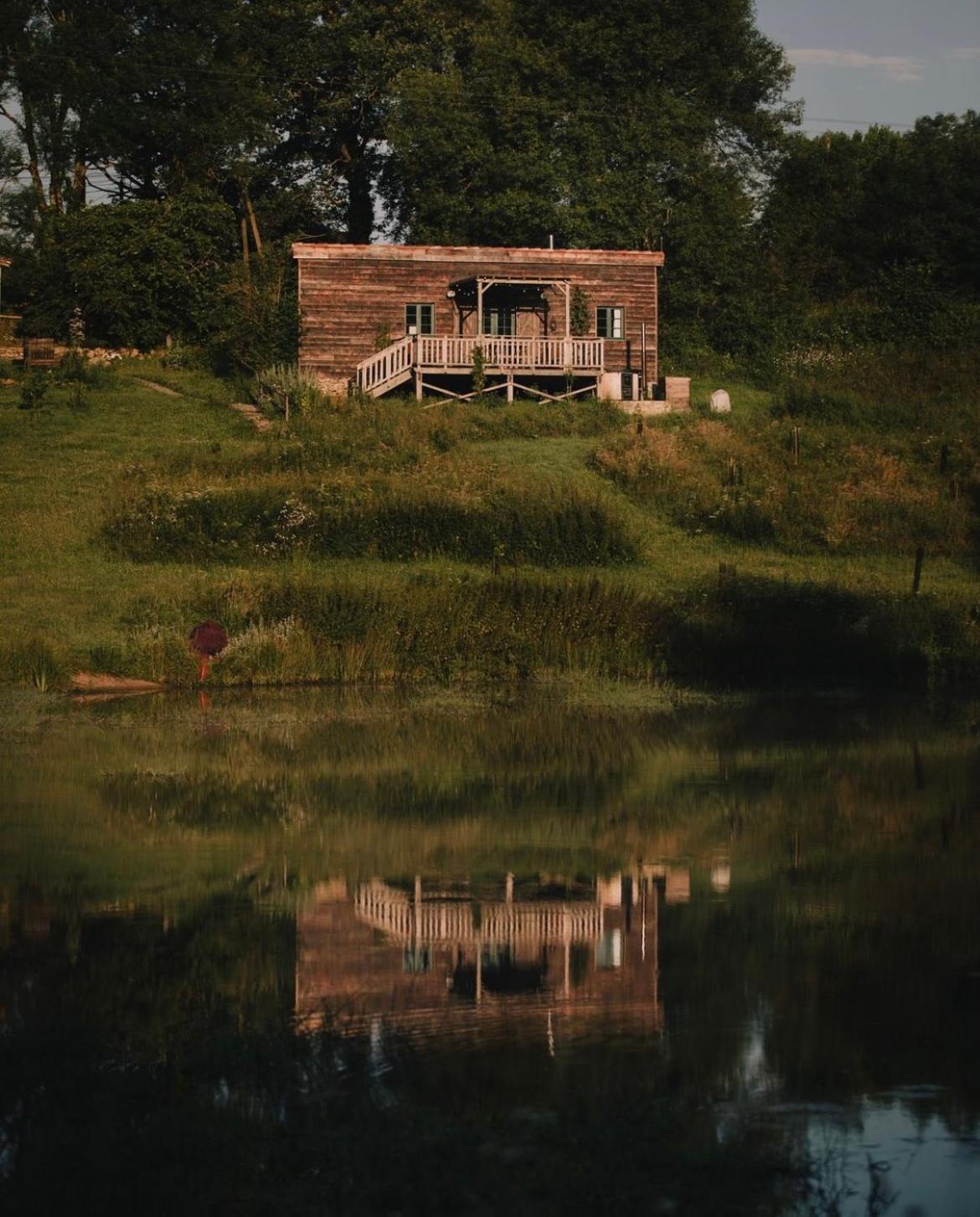 La Ferme Du Pont De Maumy, Cabane Au Bord De L'Etang Et Bain Nordique Busserolles Bagian luar foto