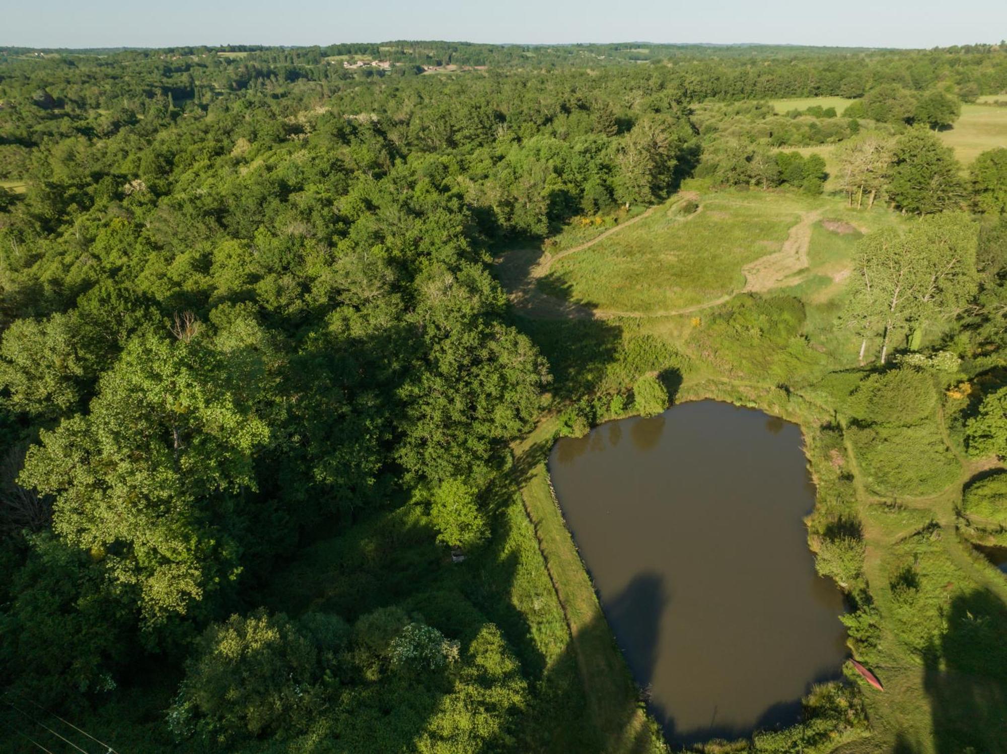 La Ferme Du Pont De Maumy, Cabane Au Bord De L'Etang Et Bain Nordique Busserolles Bagian luar foto